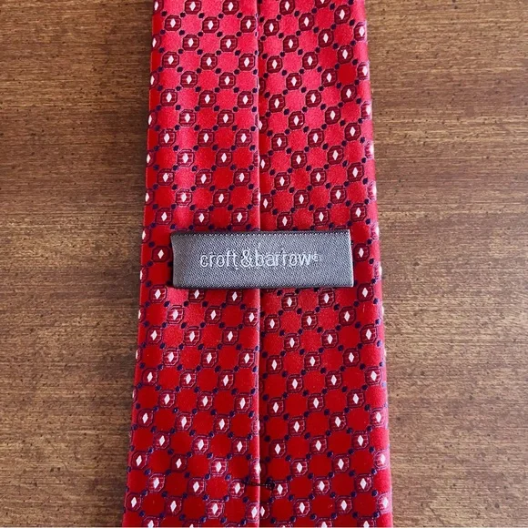 Red and White Croft & Barrow Men’s Foulard Tie - Picture 5 of 5